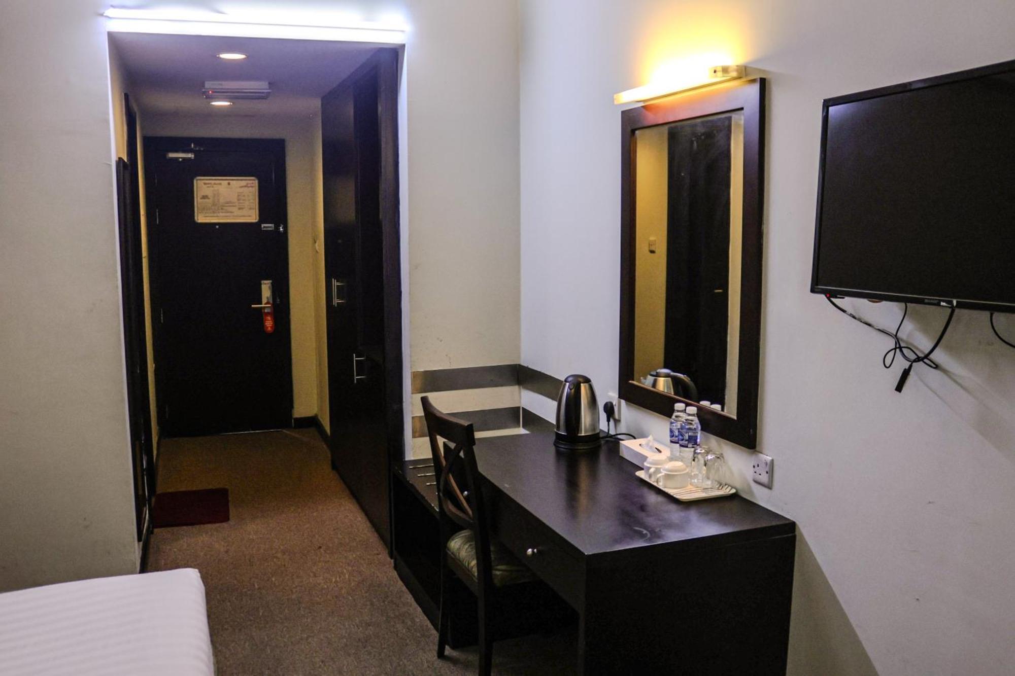 Boonmax Hotel Dubai Exterior photo