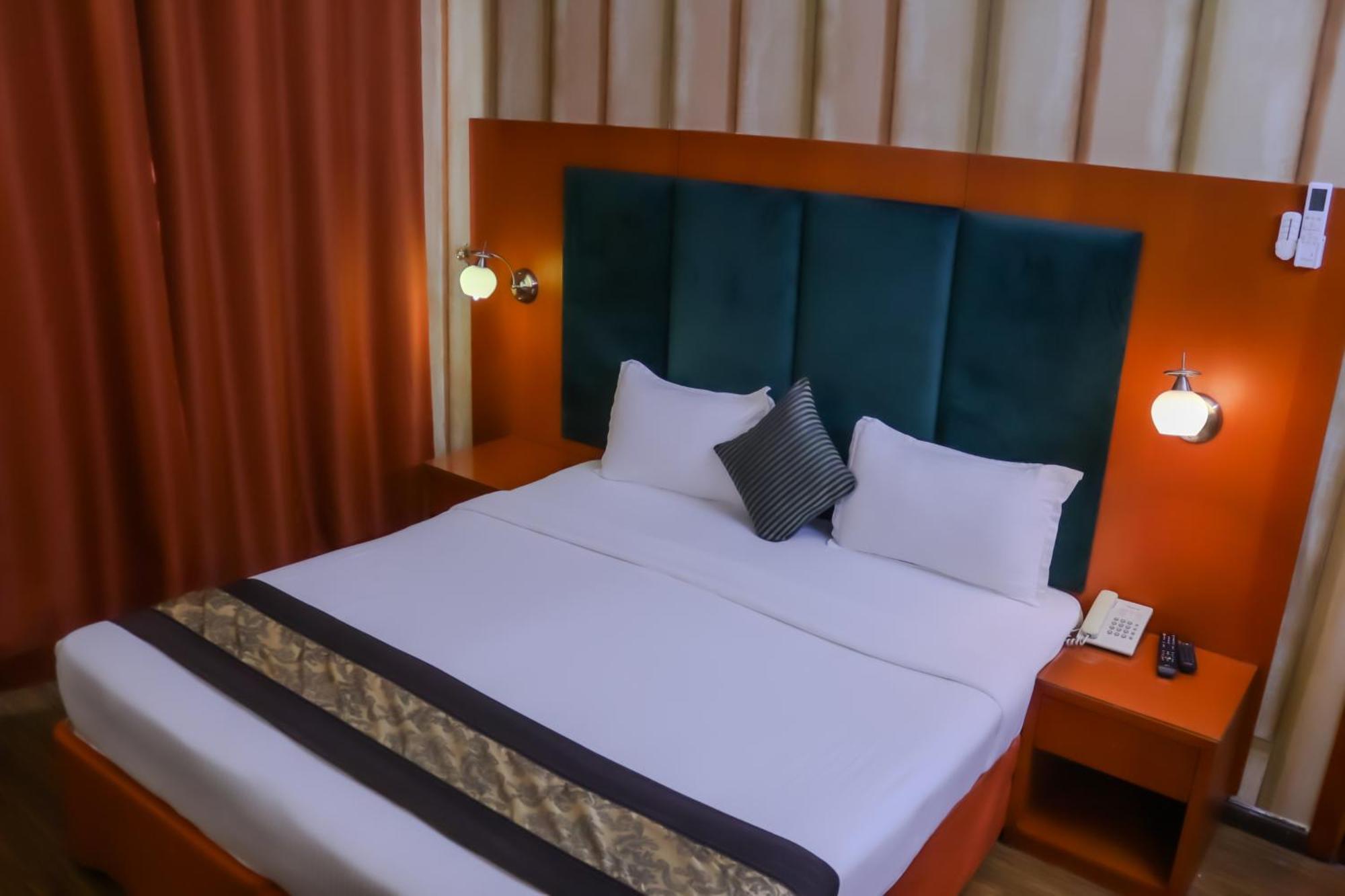 Boonmax Hotel Dubai Exterior photo