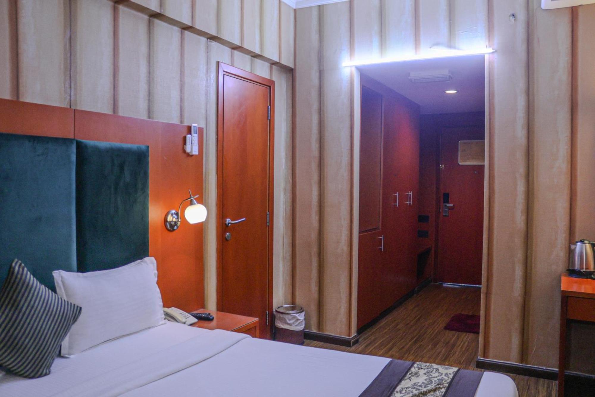 Boonmax Hotel Dubai Exterior photo