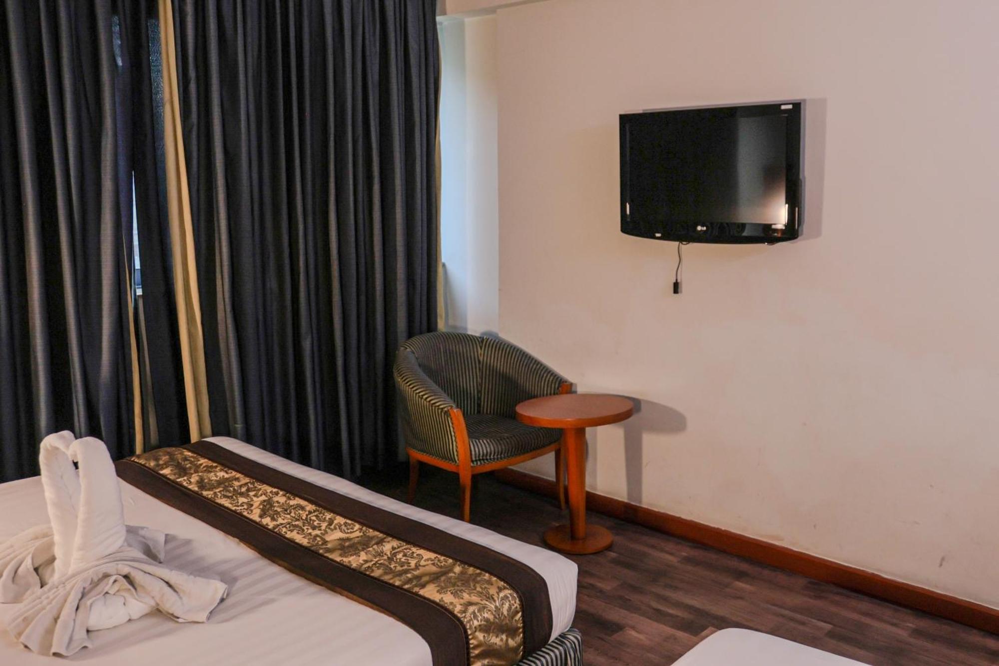 Boonmax Hotel Dubai Exterior photo