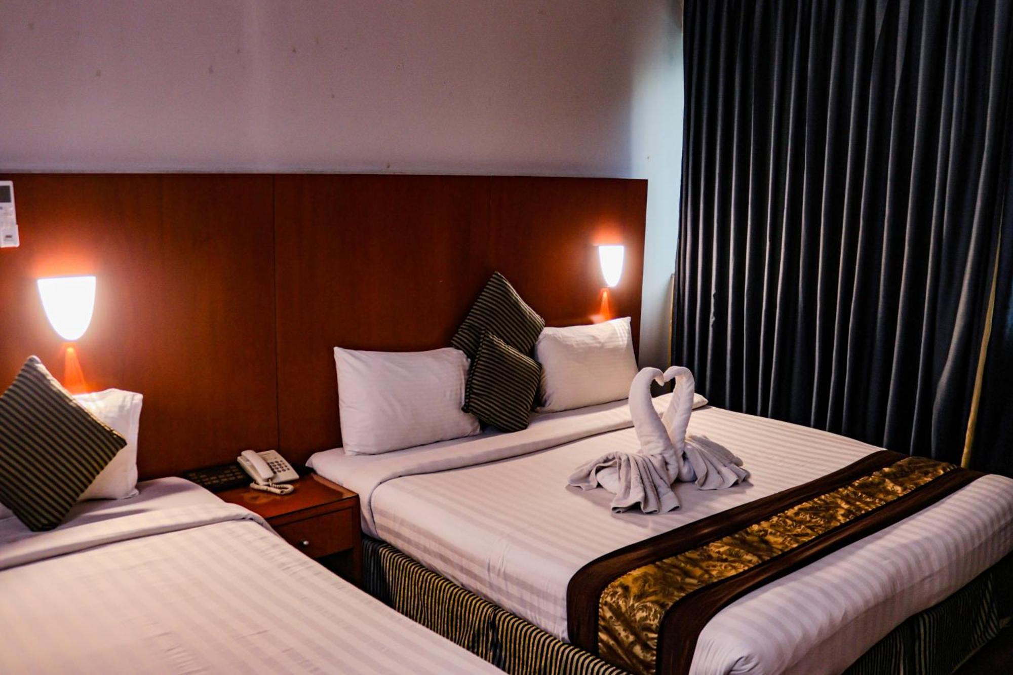 Boonmax Hotel Dubai Exterior photo