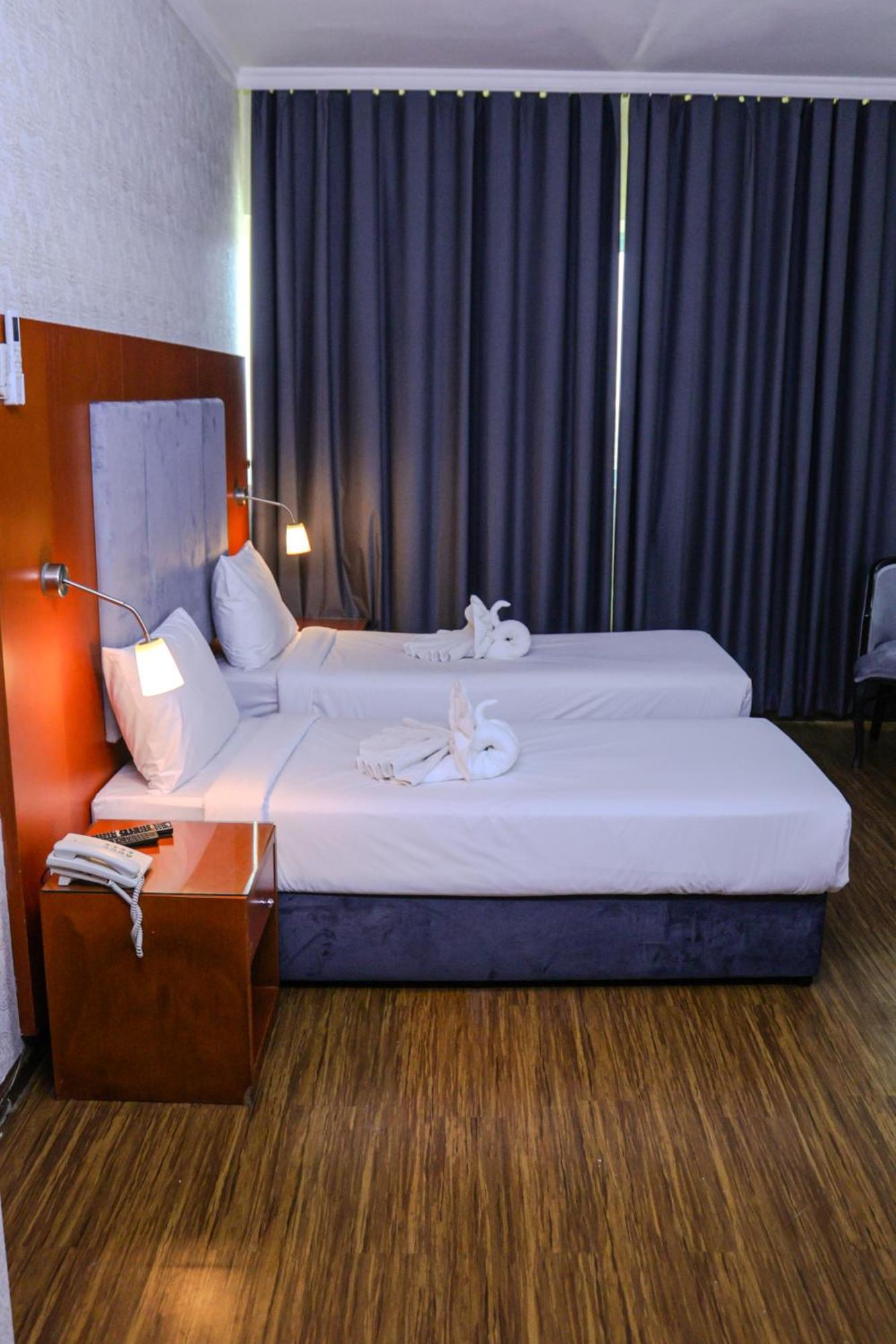 Boonmax Hotel Dubai Exterior photo