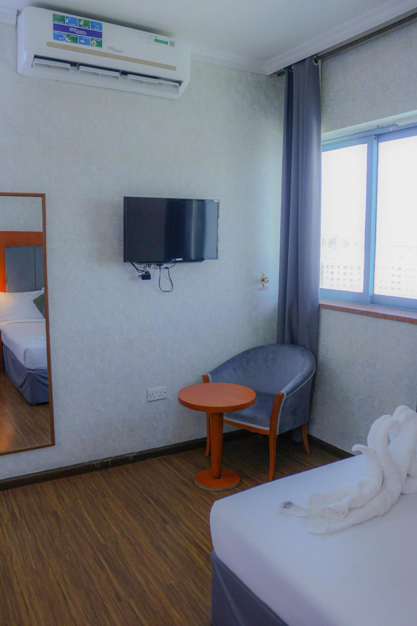 Boonmax Hotel Dubai Exterior photo